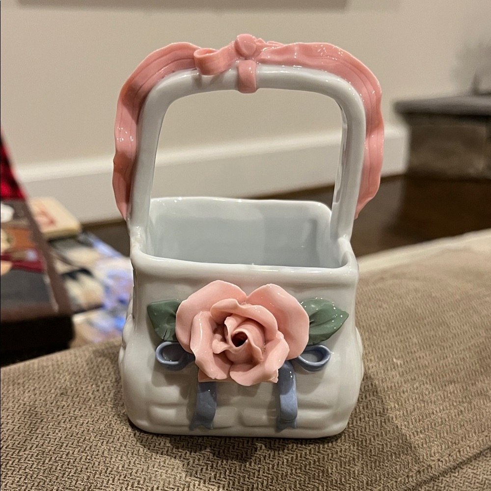 Vintage Silvestri Pink and White Ceramic Basket
